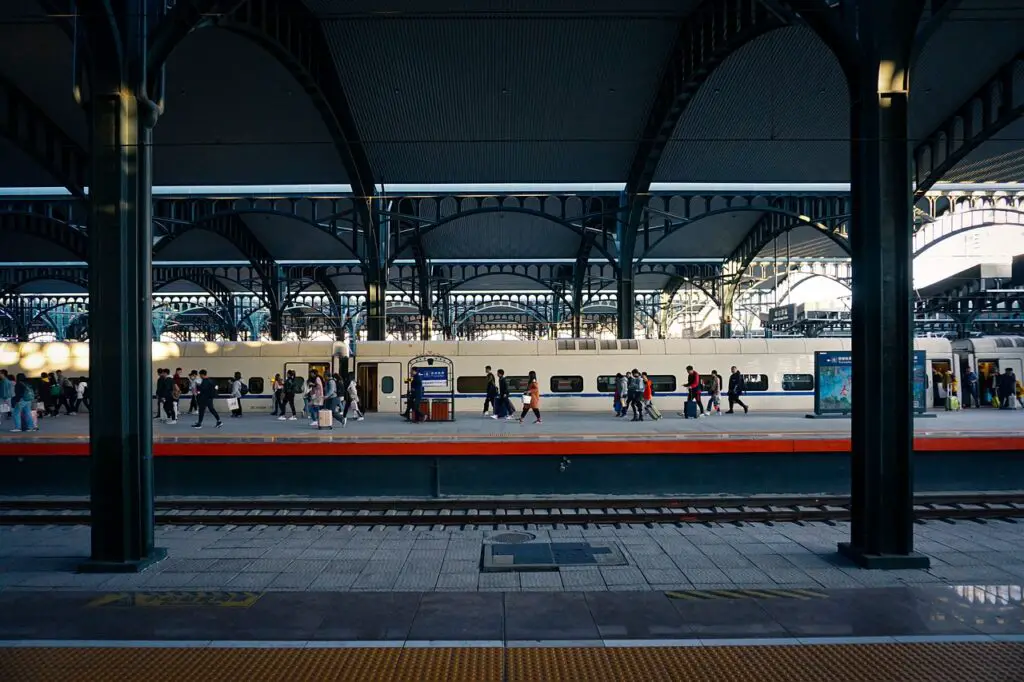 Heeft station Zwolle poortjes voor reizigers?