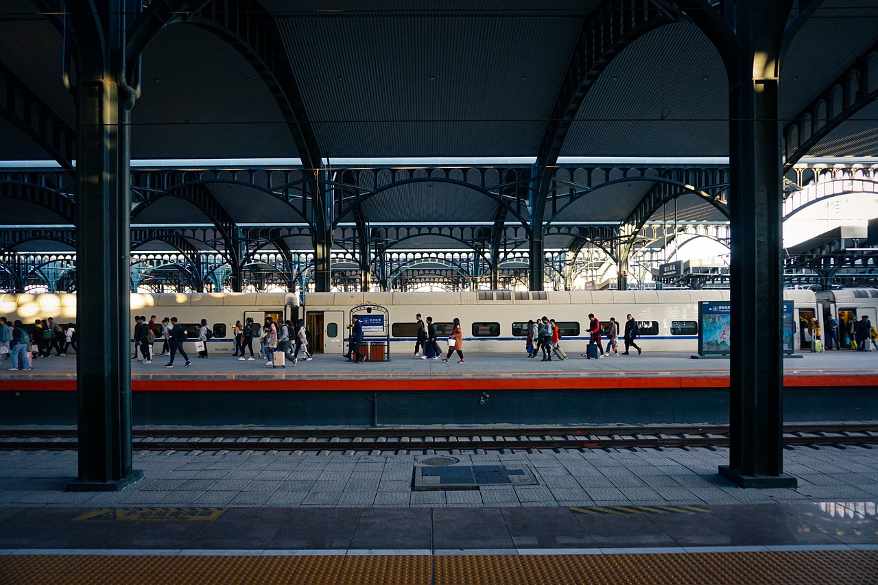 Hoe laat vertrekt de laatste trein van Zwolle naar Schiphol?