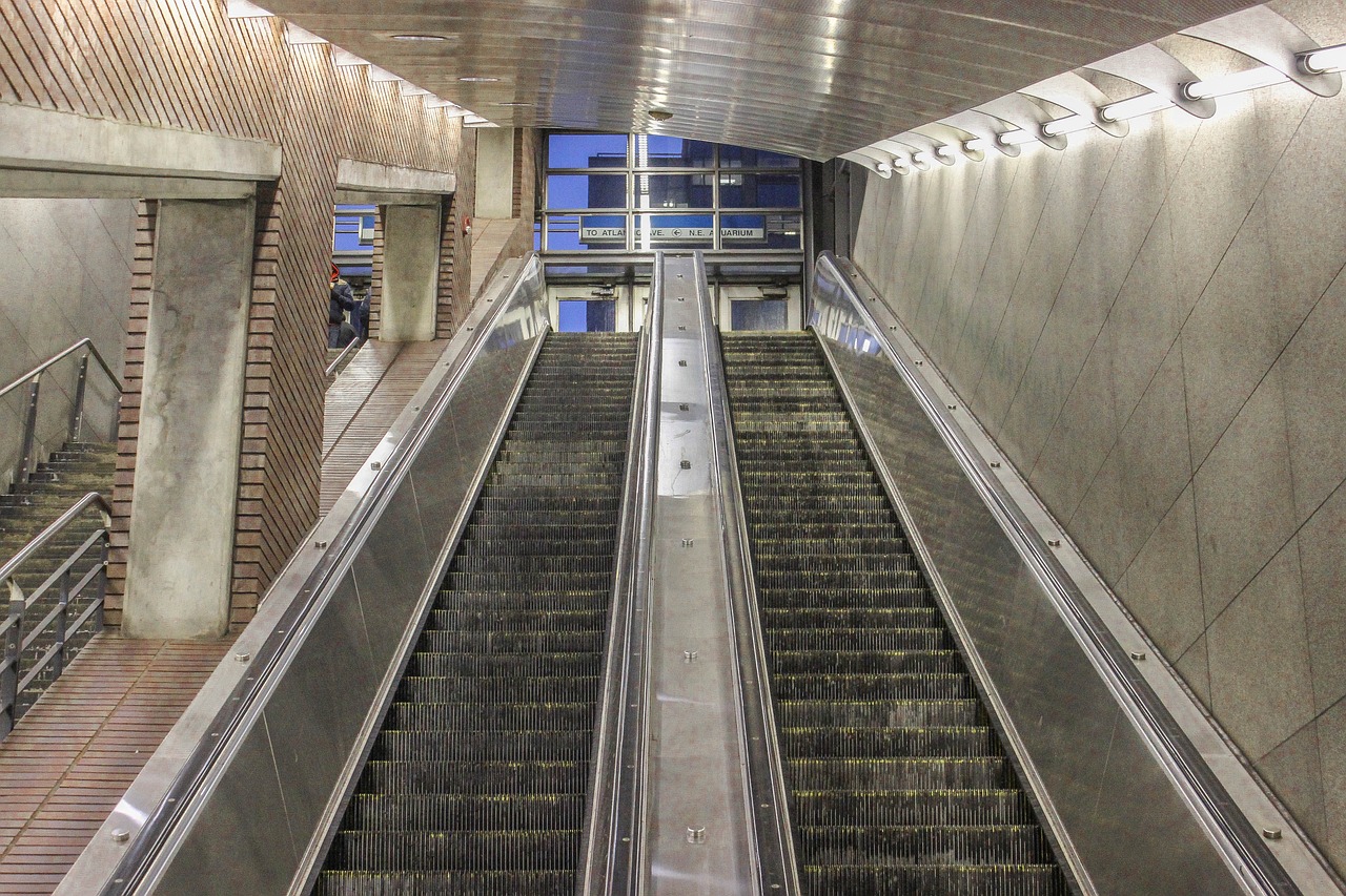 Is spoor 6 dichtbij spoor 8 op het station?